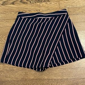 lush skort, does say size but fits like xs/s